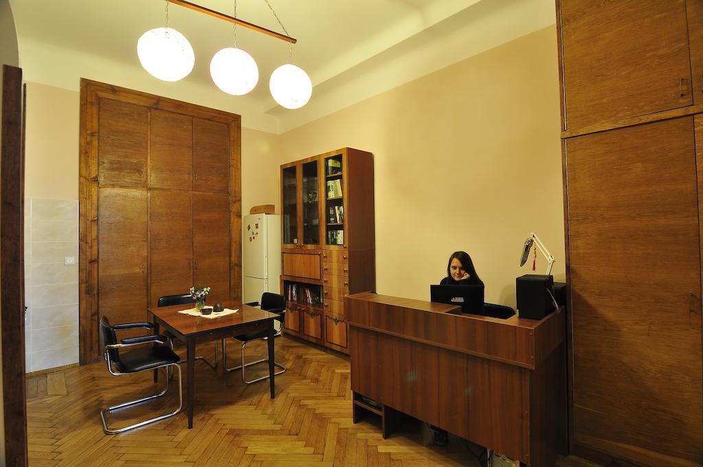 Voyager Hostel Lwów Zewnętrze zdjęcie