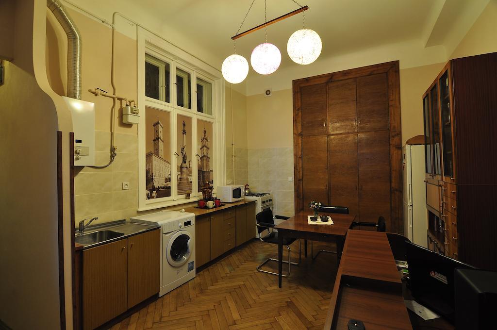Voyager Hostel Lwów Zewnętrze zdjęcie